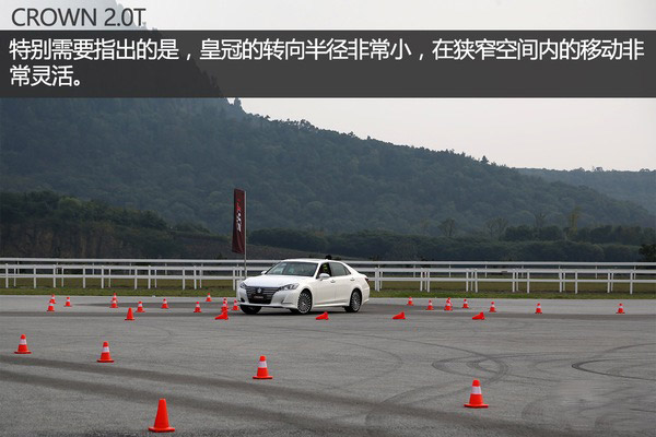 首搭涡轮增压发动机+8AT 试丰田皇冠2.0T