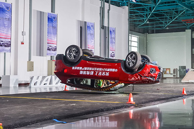 安全至上哈弗领航 全新哈弗H6成功挑战最严翻滚试验
