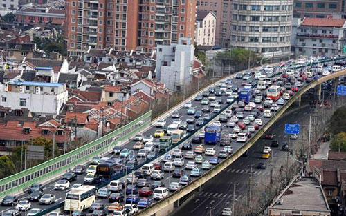 上海常发性拥堵区域将试行外牌限行_图片新闻