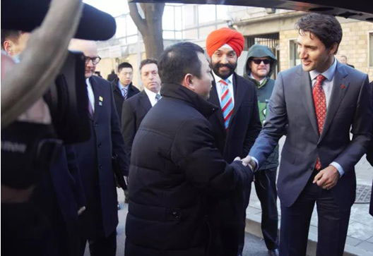  加拿大总理特鲁多参观福田欧辉氢燃料电池客车