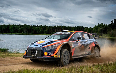 新能源销量超300万紧追特斯拉，现代汽车WRC赛场与丰田巅峰竞逐！_图片新闻