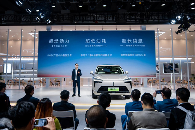 大六座智能SUV蓝山DHT-PHEV广州车展全球首发