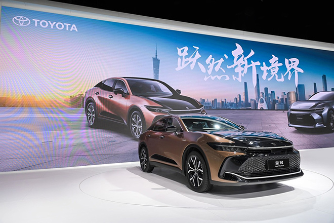 皇冠 SportCross跃动而来 豪华跨界车的闪耀时刻