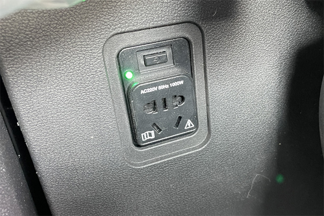 车内配备1000 W逆变电源