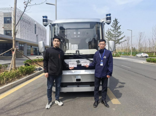 东风无人驾驶智能巴士取得雄安新区首张智能网联测试牌照