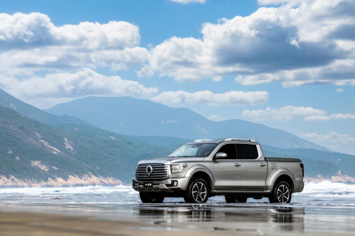  长城炮6X6新物种携手山海炮PHEV/HEV亮相上海车展