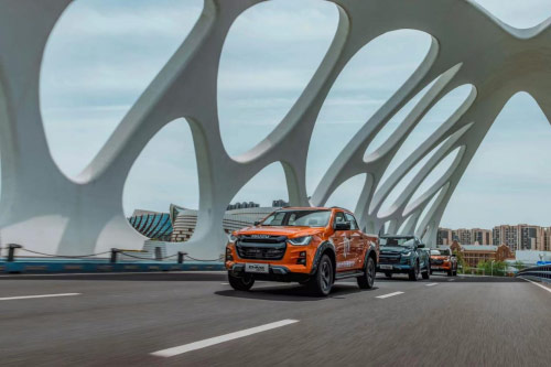 D-MAX V-CROSS全新上市