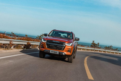 五十铃D-MAX V-CROSS针锋相对合资皮卡