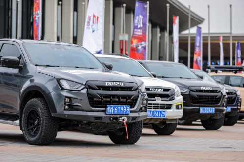 五十铃D-MAX V-CROSS针锋相对合资皮卡