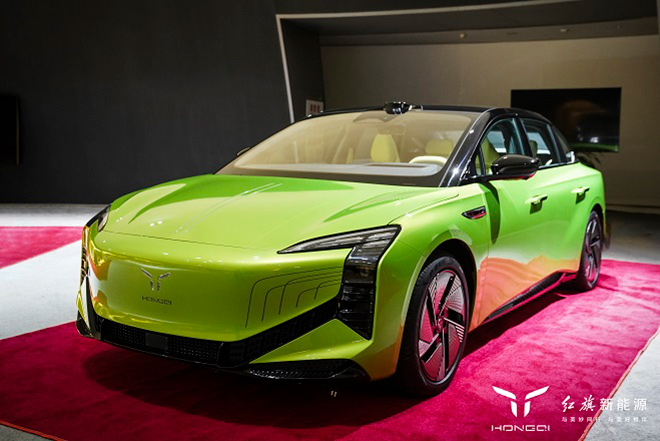 红旗新能源E001首批盲订车主踏上“溯源之旅”