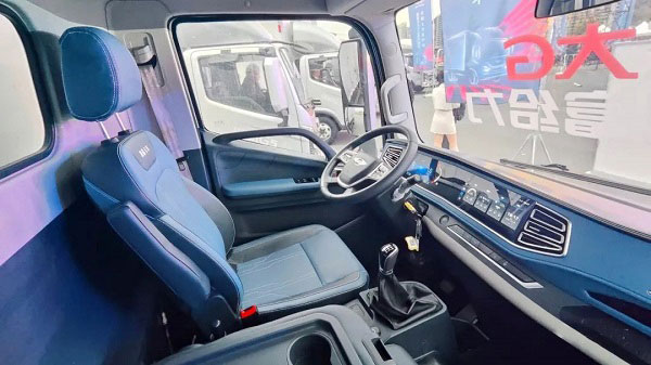 9.3万起售 福田领航大G轻卡“G刻启航”