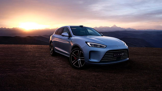 M9震撼上市再掀“问界热”，问界M5“双智”产品力再度出圈