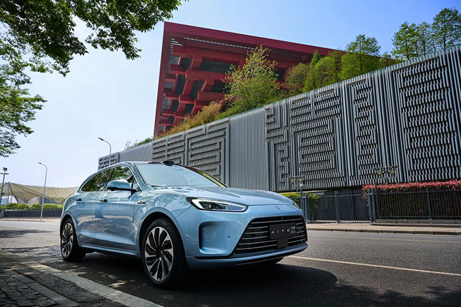 问界M5系列全方位无短板 新能源界的高性能SUV