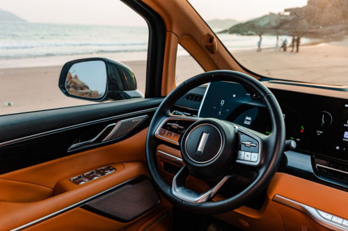 家用MPV 魏牌高山超越百万级豪华让全家舒适