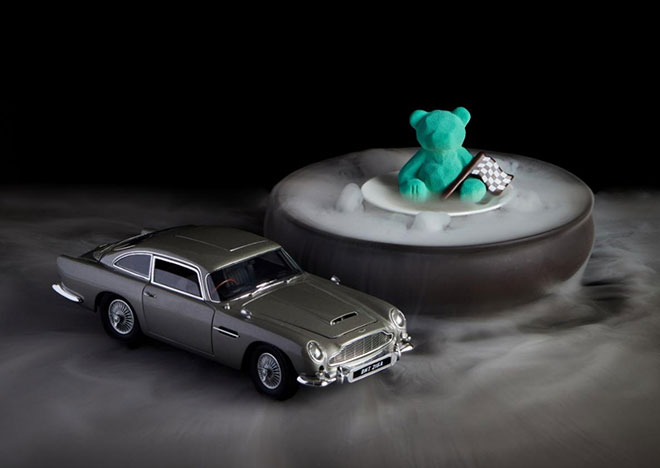 阿斯顿·马丁DB5与哈罗德“竞速小熊”
