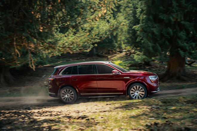 全新问界M7交付超十万