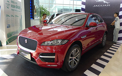 捷豹首款跑车SUV F-PACE惊艳亮相中原大地