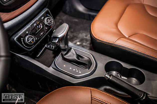 一汽森雅R7.jpg 一汽森雅R7.jpg