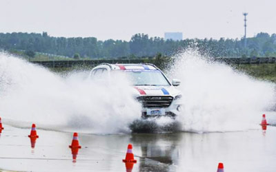 综合冠军、六项第一，捷途X70惊艳 CCPC中国量产车性能大赛_图片新闻
