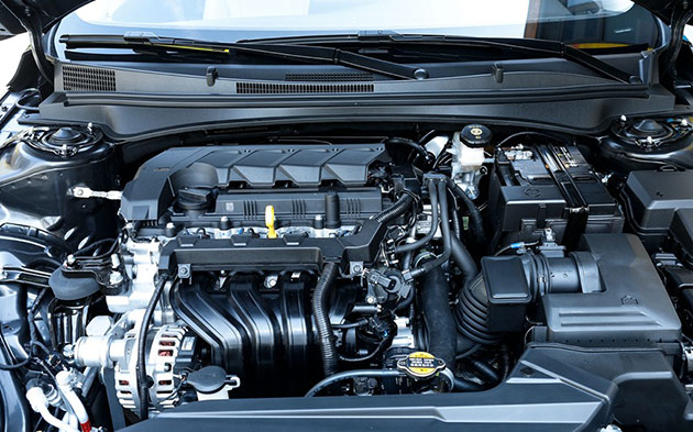 第七代伊兰特搭载现代汽车Smart Stream新一代动力系统，配备240T GDi和1.5L两款发动机