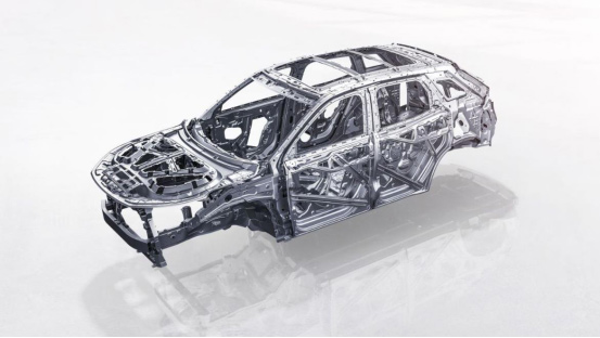 BEIJING-X7车身整体采用了高强钢笼式车身 高强钢比例达到了73%