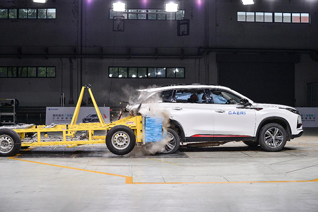 CS75PLUS在C-IASI（中国汽车保险安全指数）碰撞测试中 以6项优秀（G）的成绩超越了大部分合资品牌车型