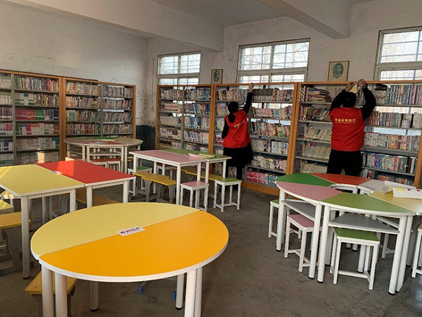 郑州日产捐建的“阳光书屋”现场照片