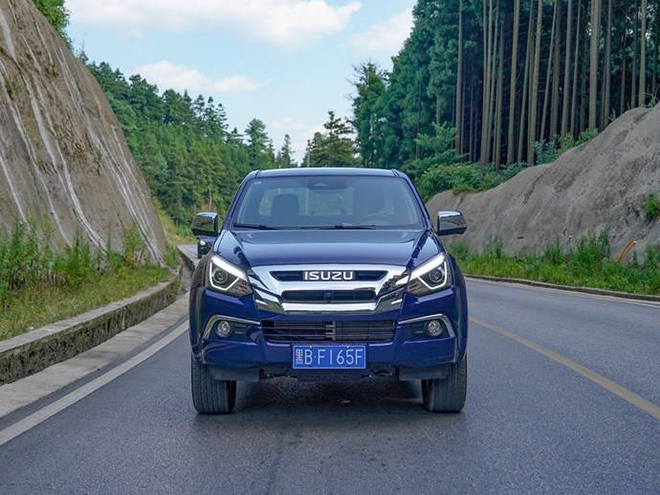 试驾江西五十铃铃拓汽油版