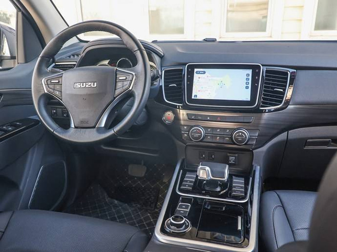 试驾江西五十铃铃拓汽油版