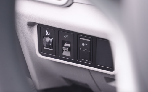  瑞风M4 CNG车型搭载2.0L双燃料专用发动机