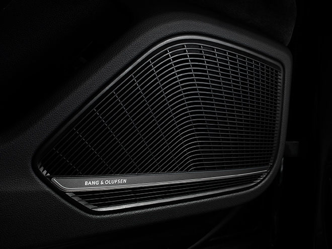全新推出奥迪A4L Bang&Olufsen星夜版 标配 Bang&Olufsen 19 扬声器高端音响