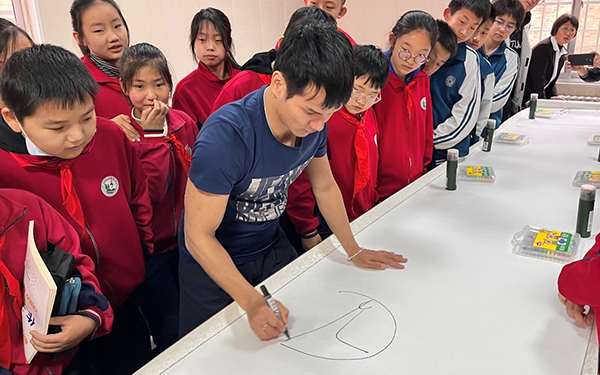青少年汽车无限创意征集活动正式启动 汽车之家用行动擦亮公益底色_图片新闻
