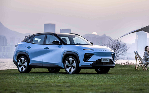 奇瑞新能源中型纯电SUV eQ7 即将首发亮相上海车展_图片新闻