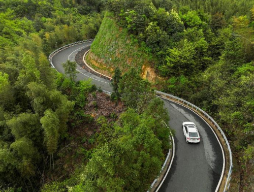 影豹R山路试驾