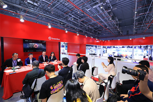 布雷博2023上海车展发布会现场