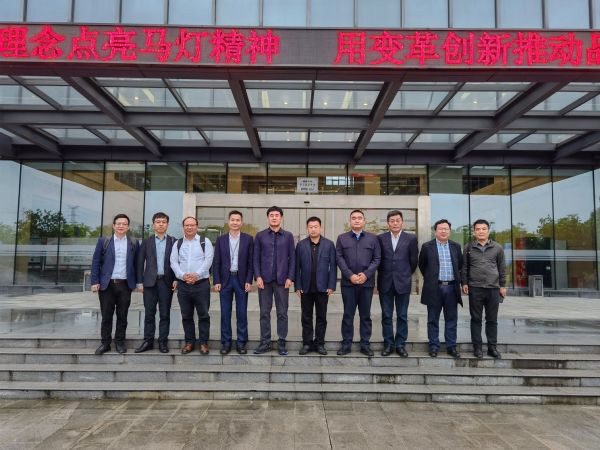 签单300台危化牵引车 东风商用车可靠品质值得信赖