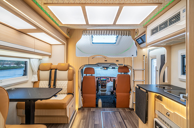 逐梦而行 奔赴热爱 安凯房车首发上市