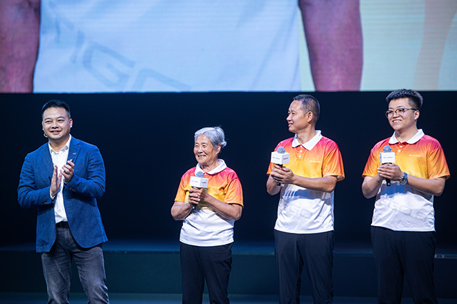 71岁车神奶奶徐茂彩，吉林省红箭救援队成员武海波，和父亲一样选择瑞虎8的赵越