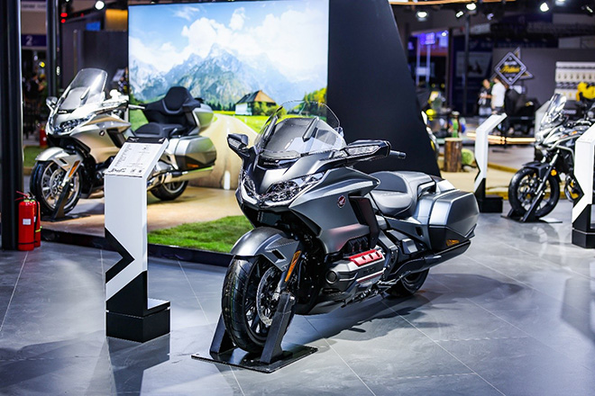 GL1800 Gold Wing GL1800 Gold Wing