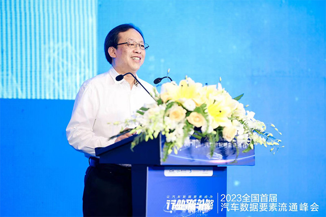 卢延纯 卢延纯