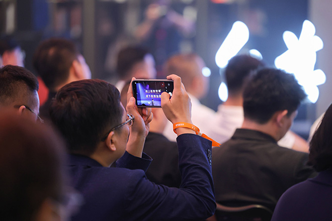 红旗H9、红旗HQ9携手得到APP共享知识盛宴