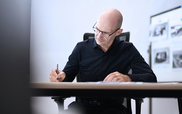 前大众集团全球设计负责人Mr. Klaus Zyciora 出任长安汽车副总裁_图片新闻