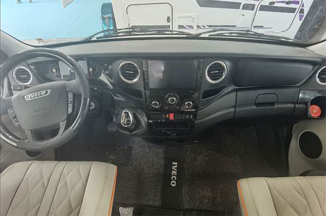 依维柯欧胜6.5吨底盘 “双层”房车成为市场新宠