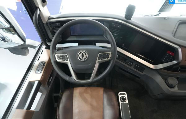 东风天龙GX 自主L2+智能驾驶牵引车 荣获2024中国创新卡车奖 东风天龙GX 自主L2+智能驾驶牵引车 荣获2024中国创新卡车奖