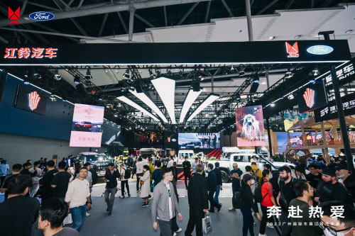 搭载江铃大道专用底盘 铸镕Z-Iron广州车展首秀引爆关注度
