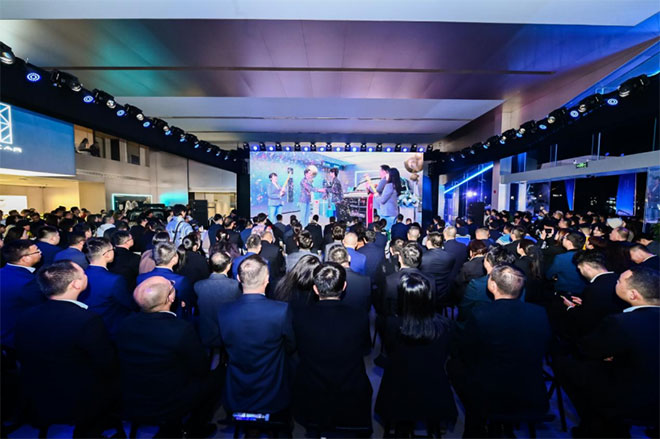 网红新地标 全球首家iCAR Space重庆正式开业