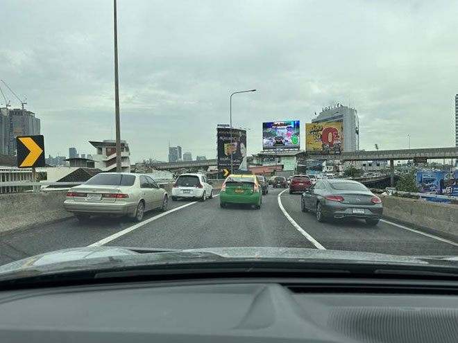 真实复刻海外典型道路场景”中汽院湖南公司助力智能网联汽车“出海”有实招