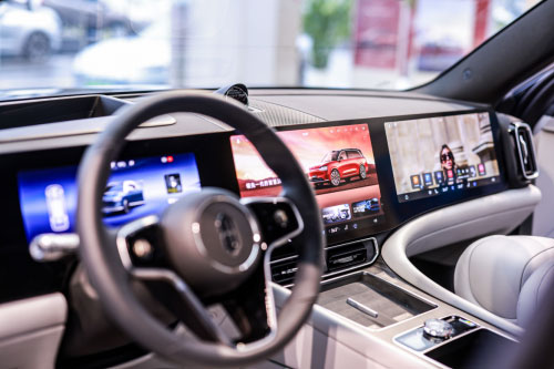 赛力斯汽车诠释智造“新”速度 问界M9全国交付全面开启