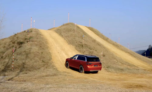 AITO问界再登新势力销量榜首 问界M9豪华感拉满