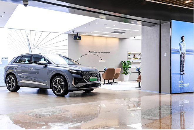 Audi e-tron Space上海宝杨宝龙广场店，展出的奥迪Q4 e-tron